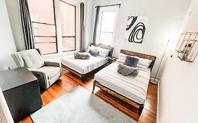 Gaslamp 2Bdrm - W Parking & 4 Beds #404